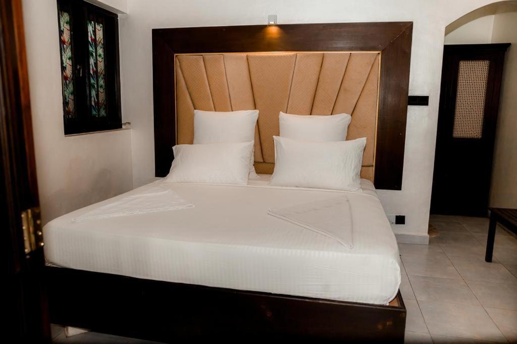 Romantic Garden Hotel Negombo Kültér fotó
