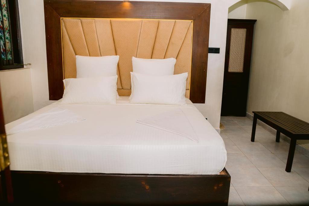Romantic Garden Hotel Negombo Kültér fotó